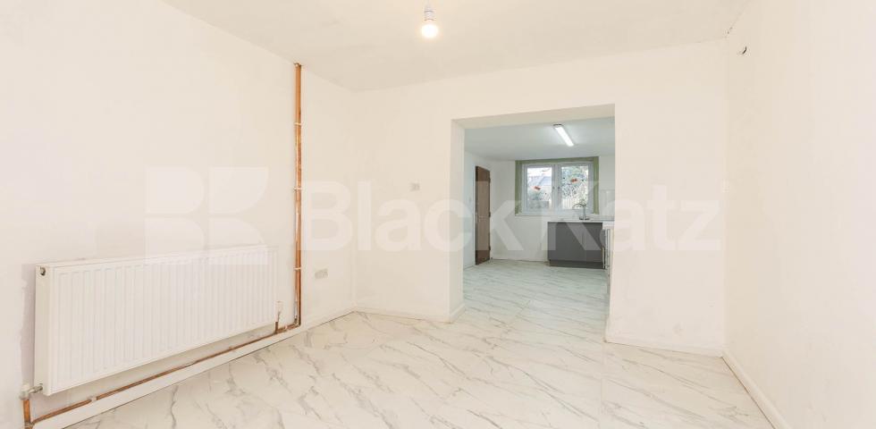 4 bedroom 4 bathroom house with large garden  Antill Road , Seven Sisters